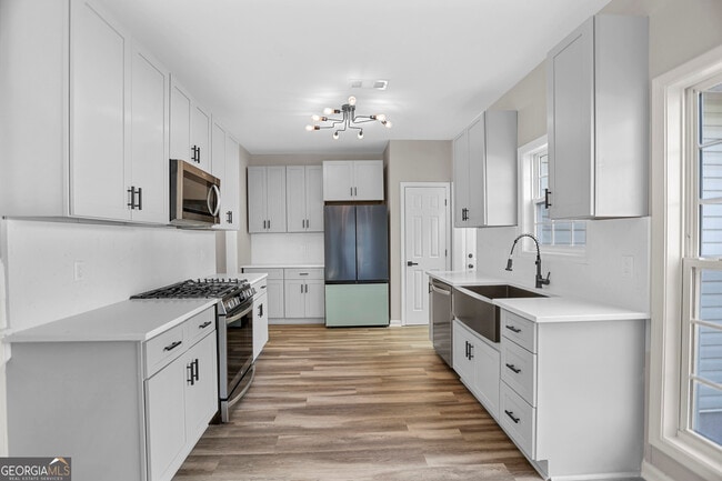 Building Photo - 204 Victoria Trace