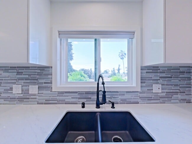 Building Photo - 117 Avenida Algodon