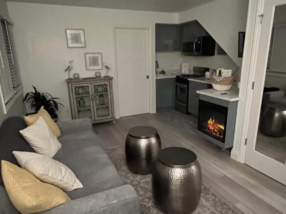 Fireplace - 307 Capitola Ave