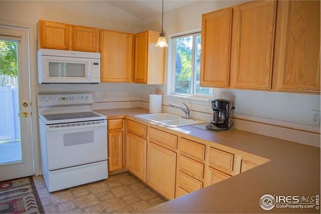 Building Photo - 1371 Saginaw Pointe Dr