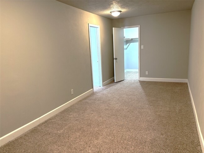 Building Photo - 12841 Orion Ct