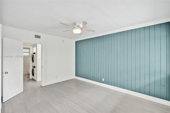 Building Photo - 350 S Shore Dr