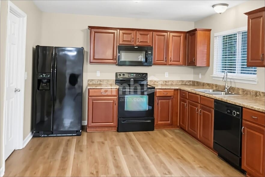 Building Photo - 1808 Bunting Way Dr