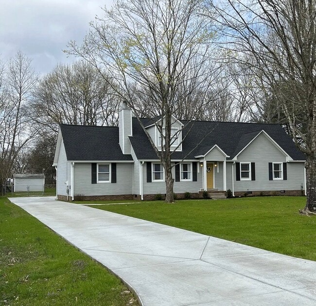 Building Photo - 132 Fox Ridge Dr