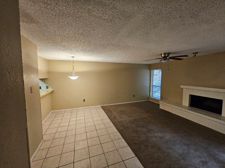 Building Photo - 9611 Walnut St