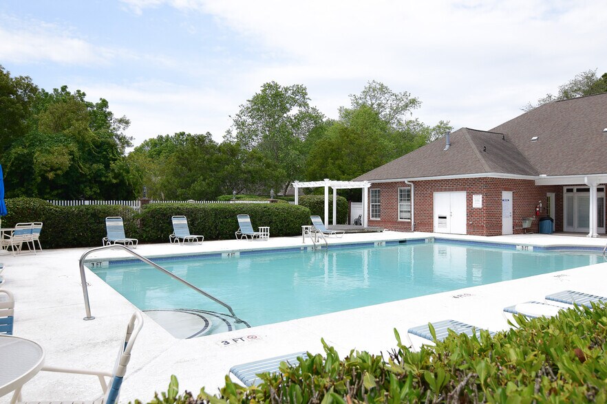 Building Photo - 1481 Cambridge Lakes Dr