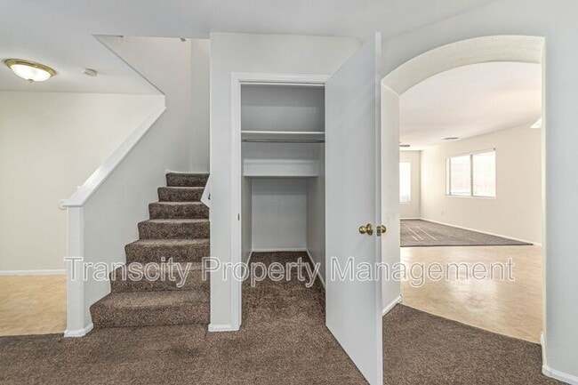 Building Photo - 8528 S 49th Ln