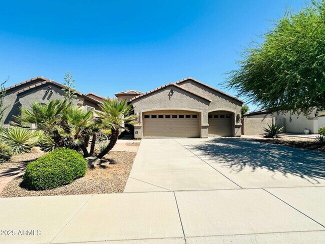Primary Photo - 2720 E Hazeltine Way