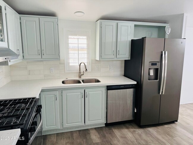 Building Photo - 18001 N 19th St