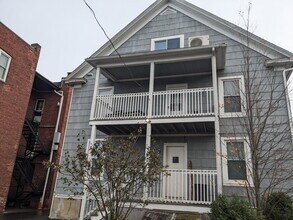 Building Photo - 2870 Fairfield Ave