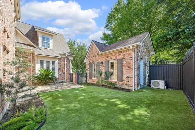 Building Photo - 3047 Bonnebridge Way Blvd