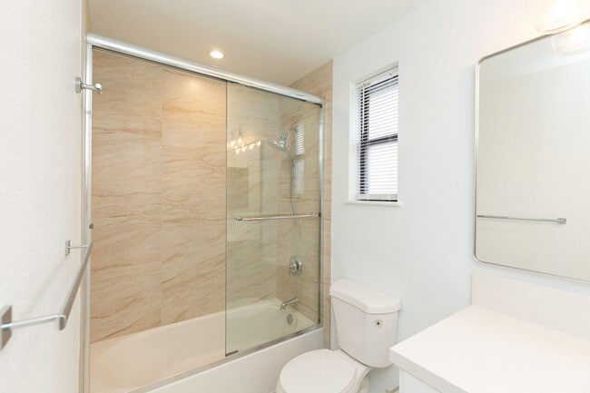 Building Photo - 2 bed, 2 bath Townhome – LA JOLLA/UTC