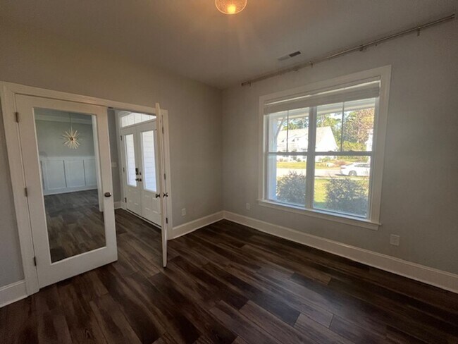 Building Photo - Experience Elegance and Privacy