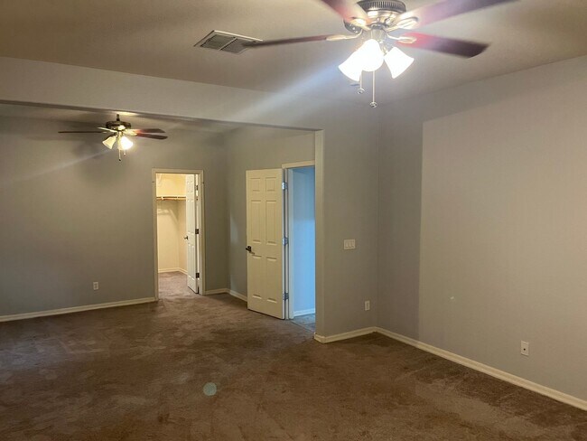 Building Photo - 15728 N 182nd Ln