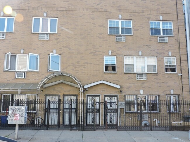 Primary Photo - 1031 Halsey St