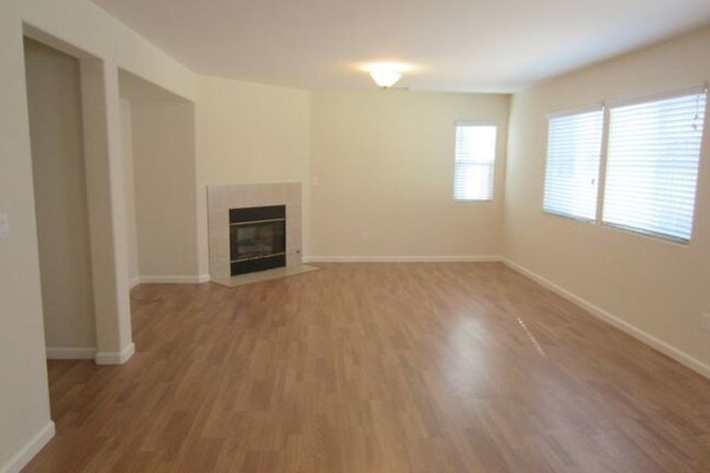 Building Photo - 1647 Dewey St