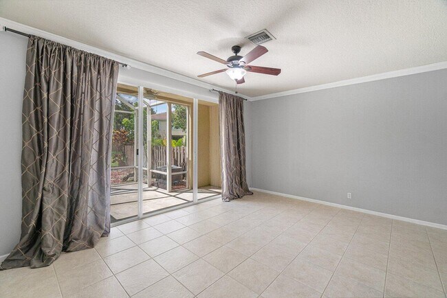 Building Photo - 8080 Briantea Dr