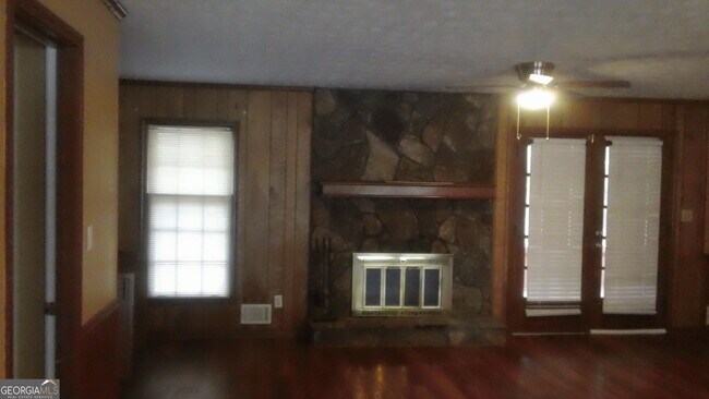 Building Photo - 6451 Edenfield Dr