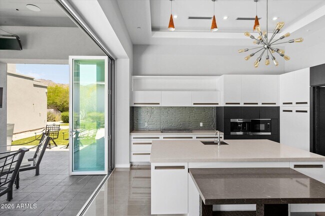 Building Photo - 9979 E Toms Thumb