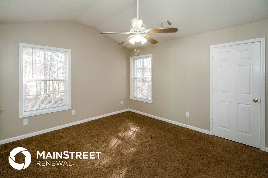 Building Photo - 8139 Green Garden Dr