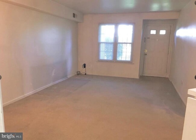 Building Photo - 17023 Bennett Pl