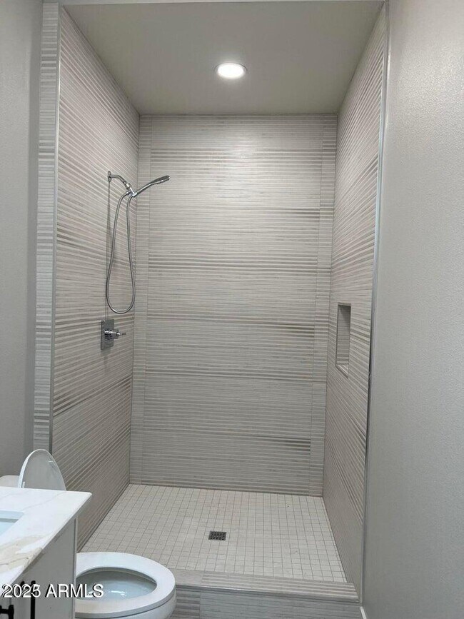 Building Photo - 7440 E Cave Creek Rd