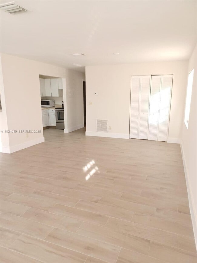 Building Photo - 2134 Cleveland St