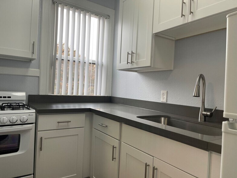 Building Photo - Scandia Mignon Apartment Homes