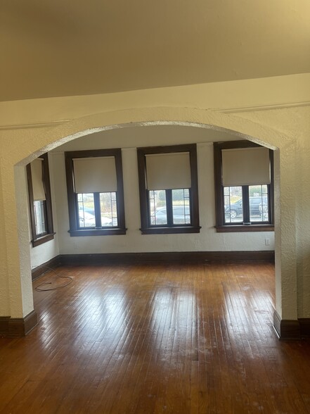 Sunroom - 4218 N 16th St