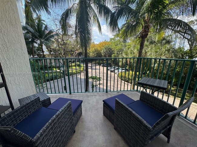 Building Photo - 20000 E Country Club Dr