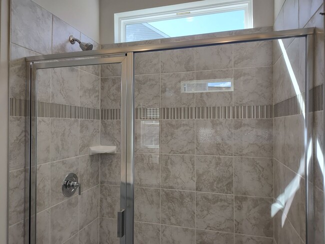 Building Photo - Move-in ready Home located in the Brightwa...