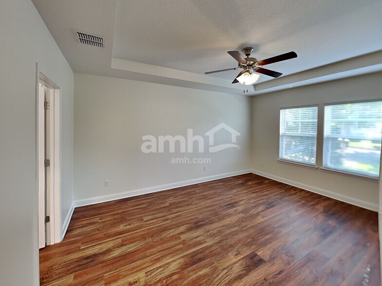 Building Photo - 713 Celebration Lane