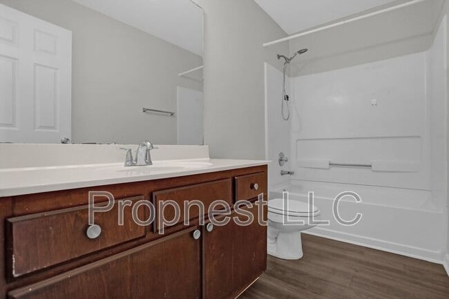 Building Photo - 1676 Joy Cir