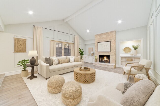 Building Photo - 154 Old Bridge Lake St