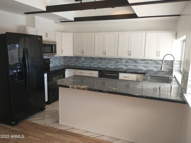 Building Photo - 13802 N 17th Ave