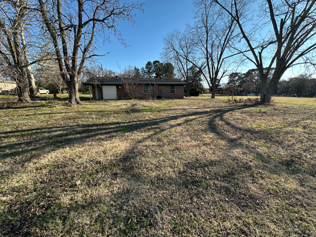 Building Photo - 347 Old Coffeeville Rd