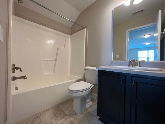 Building Photo - 93 Samuel Nicholas Dr