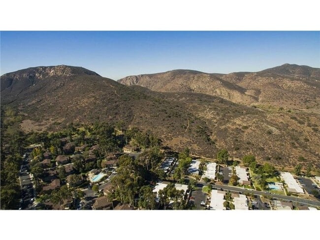 Building Photo - 7865 Golfcrest Dr