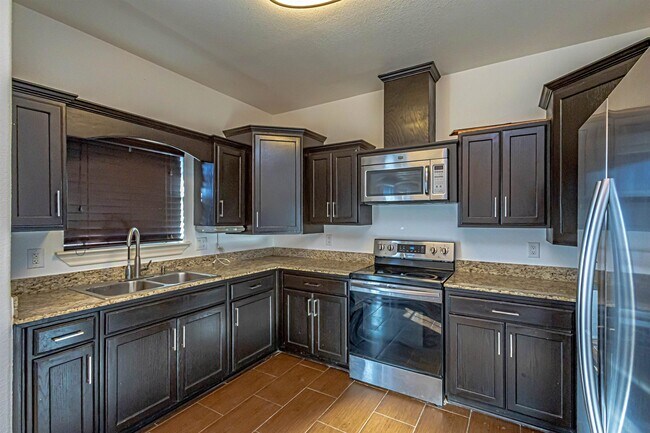 Building Photo - 10706 International Blvd