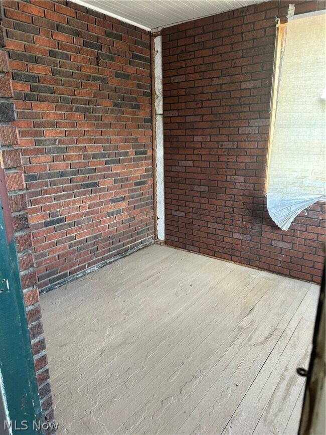 Building Photo - 15415 Kinsman Rd