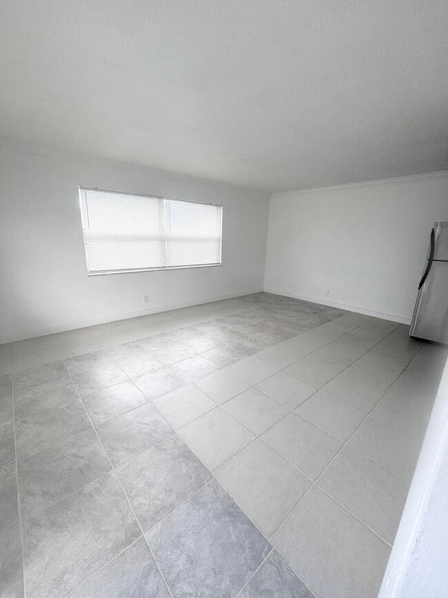 Building Photo - 531 C St