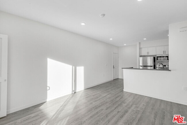 Building Photo - 3518 Chesapeake Ave