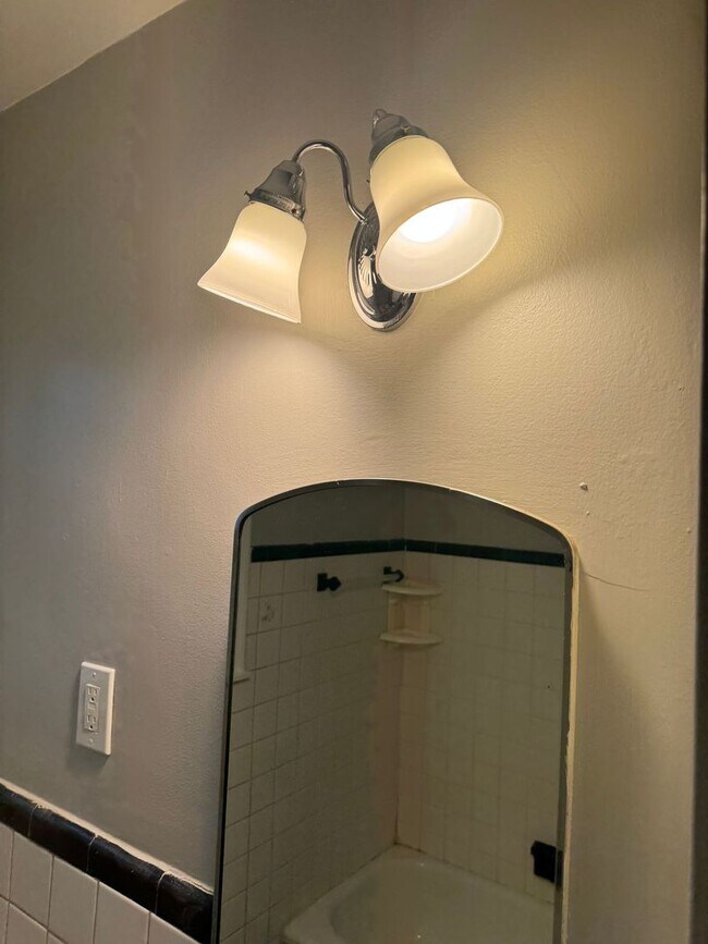 Building Photo - 157 Roberta Dr