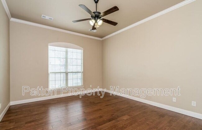 Building Photo - 7900 Shreveport Dr