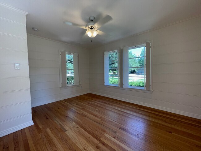 Building Photo - 3624 S Hills Ave