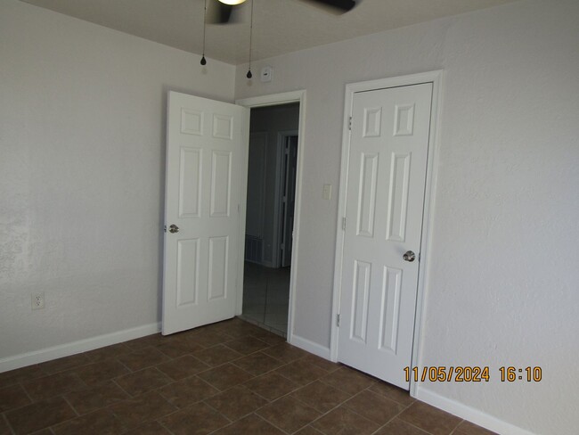 Building Photo - Newly renovated! $200 off First Full month...