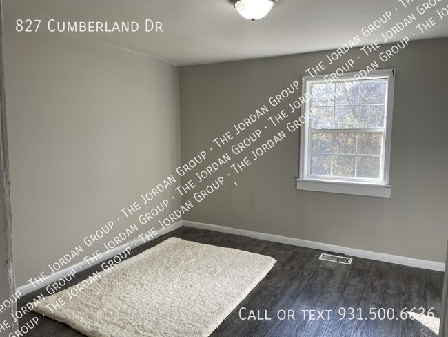 Building Photo - 827 Cumberland Dr