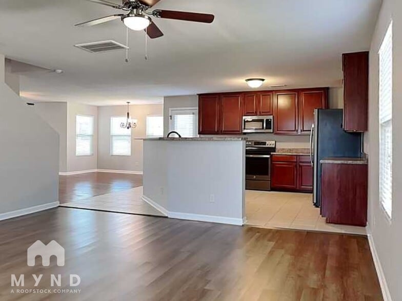 Building Photo - 29877 Glenrose Way