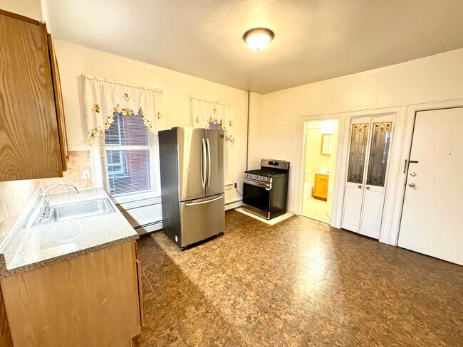 Building Photo - 226 Avenue B