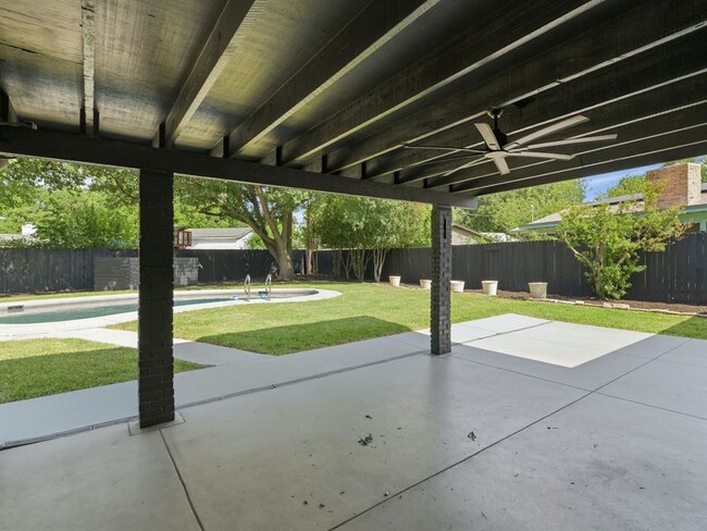 Building Photo - 7600 Shoal Creek Blvd